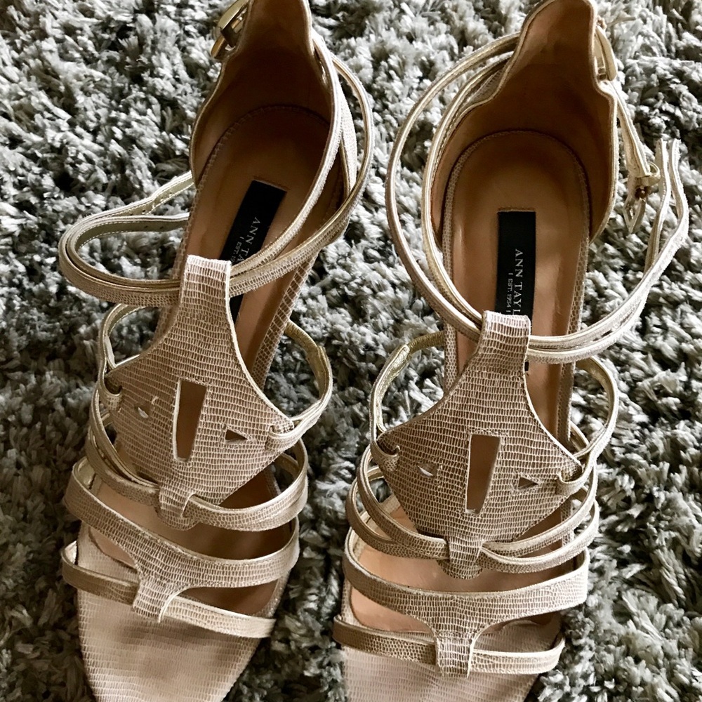 Ann Taylor leather sole shoes, size 7 1/2